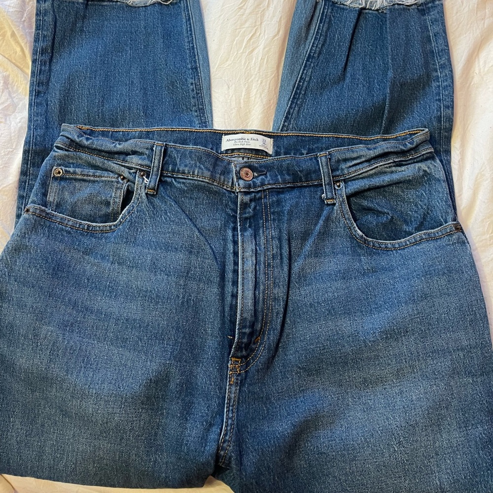 Abercrombie & Fitch The Kick Flare Ultra High Rise